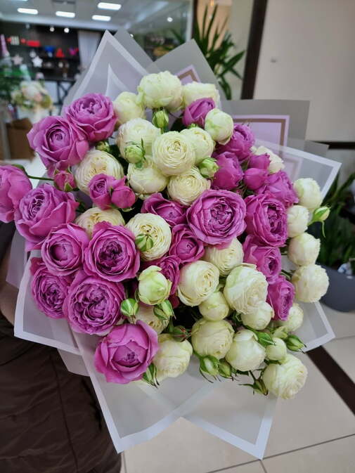 Мікс Піоноподібних троянд Букет №44