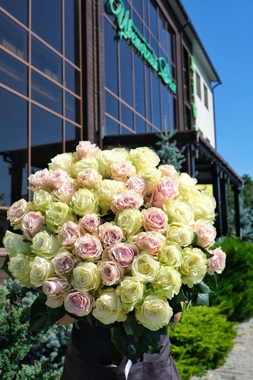 Мікс 51 троянда Мондіаль Букет №55