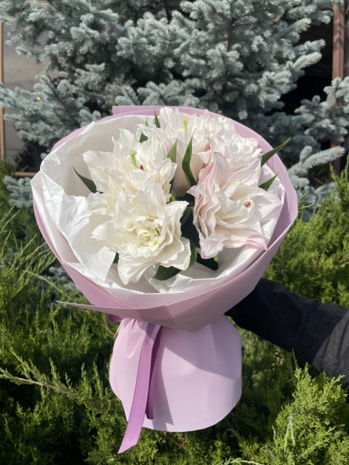 5 Лилий Сара Бернард Букет №201